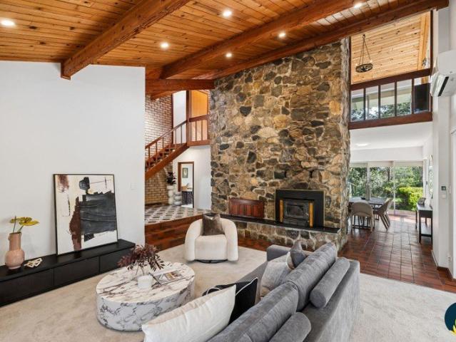 Cottage for sale in Roleystone, Western Australia