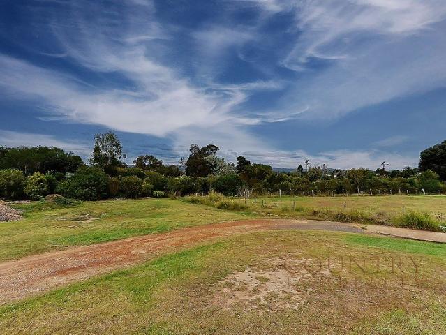 Cottage for sale in Lowood, Queensland