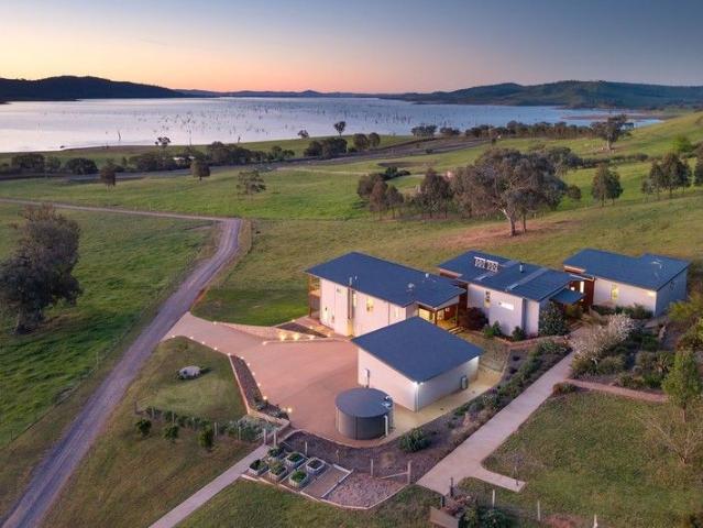 Cottage for sale in Tallangatta, Victoria