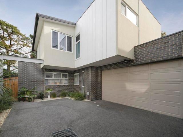 Townhouse for sale in Camerons Creek, Victoria
