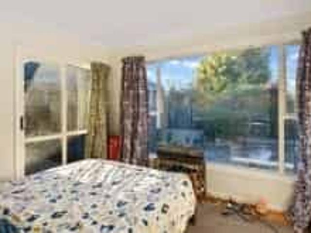 House for rent in Chaslands, Canterbury