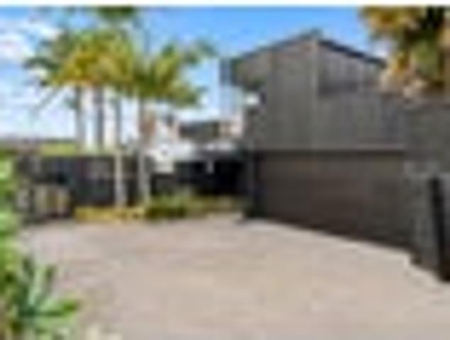 House for sale in Wairau Valley