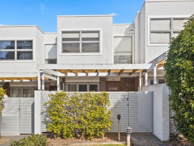 Townhouse for sale in Wollongong West, New South Wales