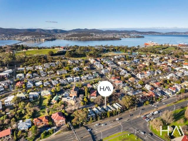 Townhouse for sale in Glebe
