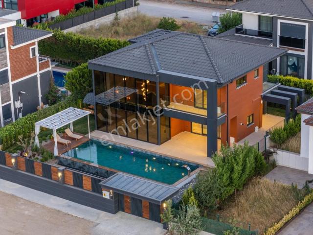 Edremit içerisinde satılık Villa
