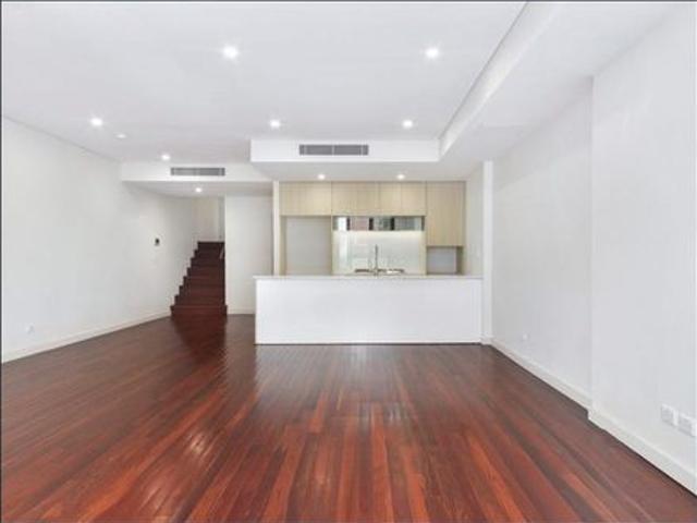 Townhouse for rent in Sydney, New South Wales