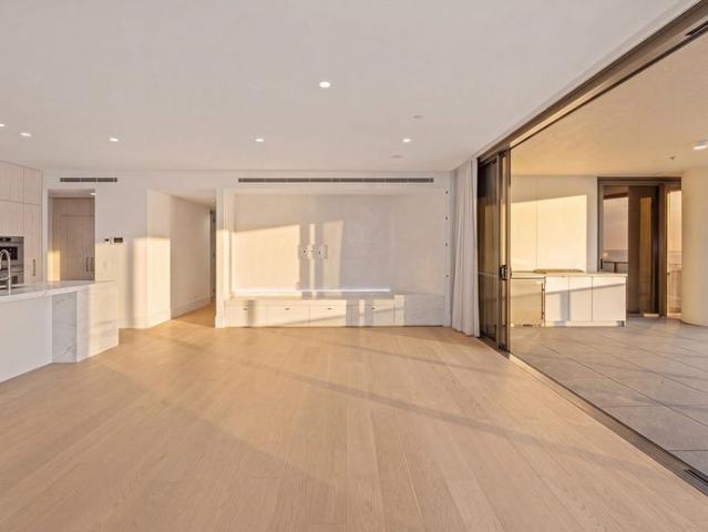 Apartment for rent in Surfers Paradise, Gold Coast City