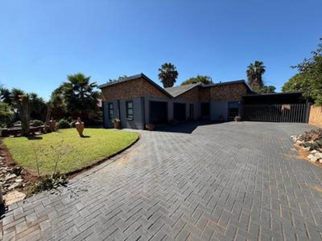 House for sale in Akasia, Gauteng