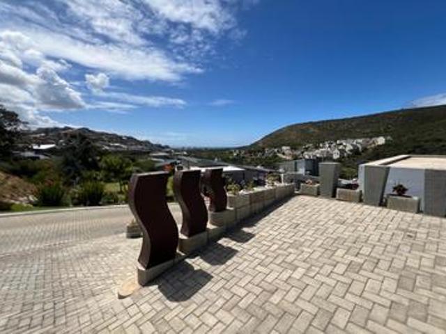 Townhouse for sale in Groot Brak Rivier, Western Cape