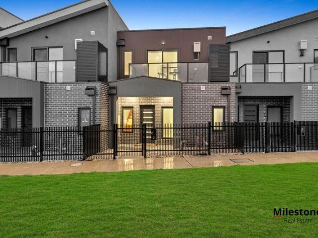 Townhouse for sale in Camerons Creek, Victoria