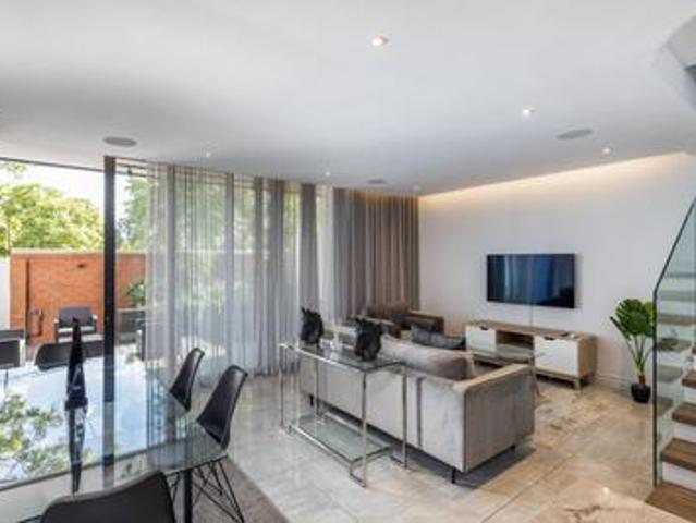 Apartment for rent in Waterkloof, Gauteng