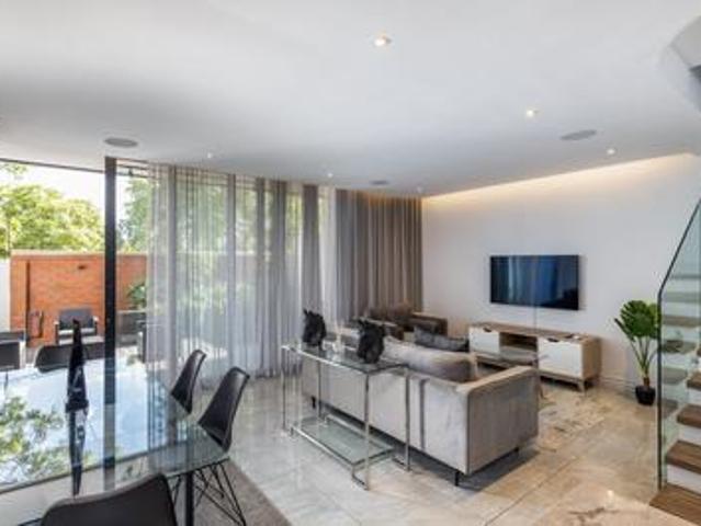 Apartment for rent in Waterkloof, Gauteng