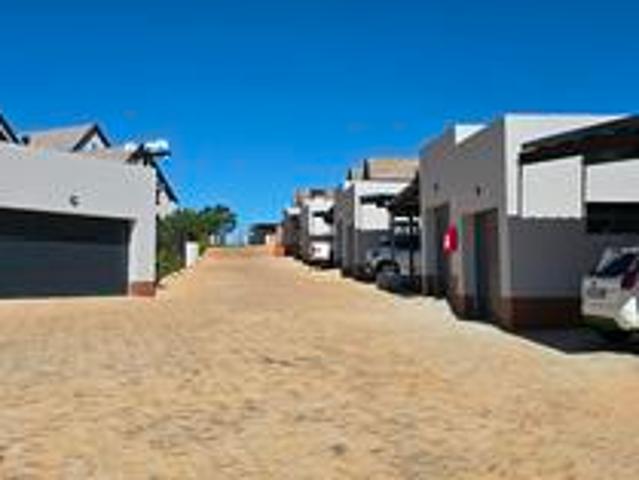 Townhouse for sale in Waterkloof, Gauteng