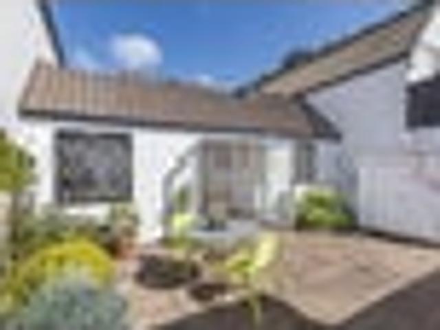 Townhouse for sale in Matata, Wellington