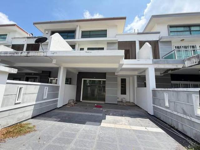 Terraced House for sale in Ulu Tiram, Johor