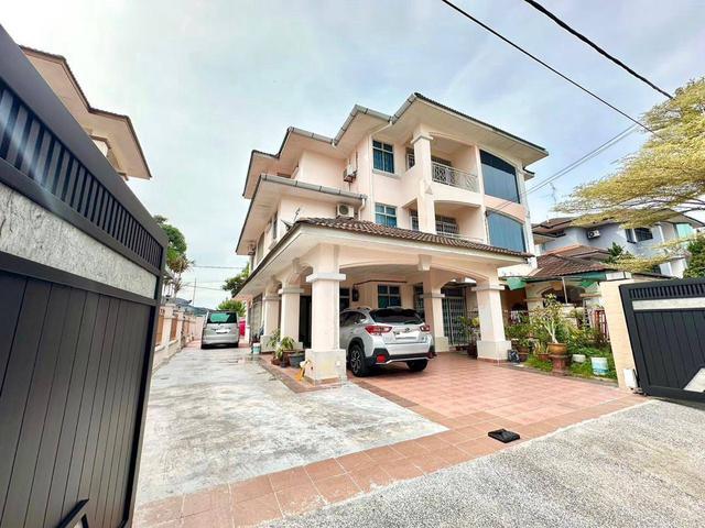 Residential House for sale in Ulu Tiram, Johor