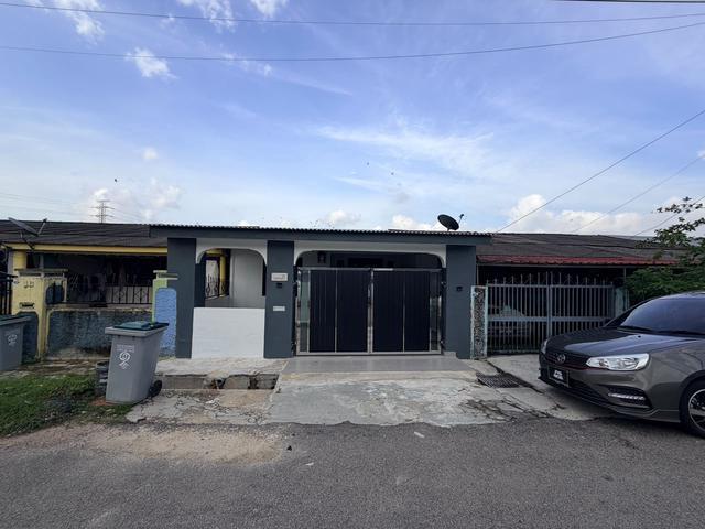 Terraced House for sale in Ulu Tiram, Johor