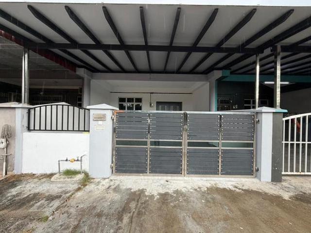 Terraced House for sale in Ulu Tiram, Johor