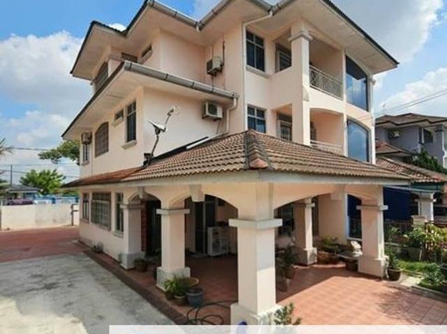House for sale in Ulu Tiram, Johor
