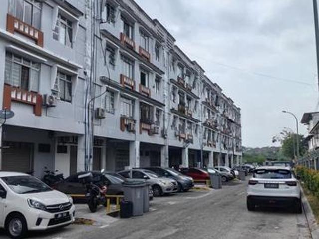 Flat for sale in Ulu Tiram, Johor