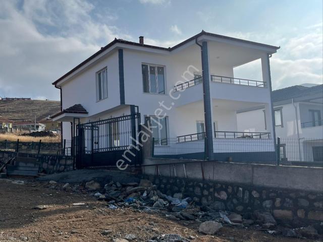 Niğde içerisinde satılık Villa