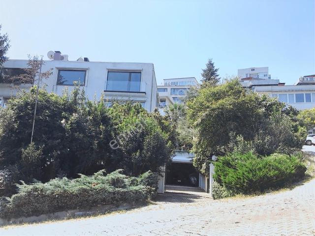 Kuruçeşme Mahallesi, Beşiktaş içerisinde satılık mülk