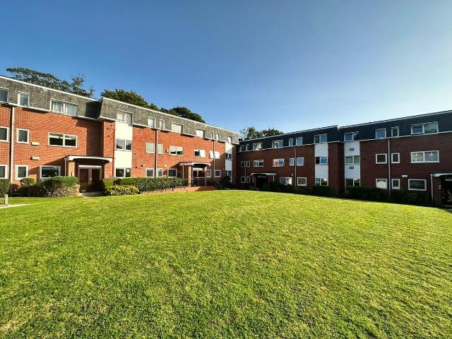 Apartment for rent in Oxton, Wirral