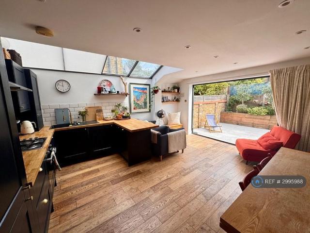 Apartment for rent in London Borough of Southwark, Greater London