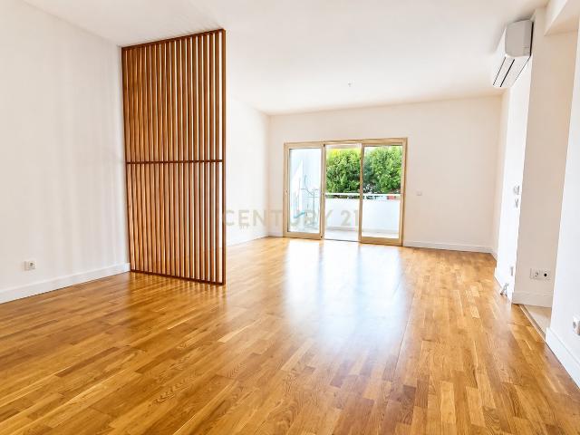 Apartamento alugar em Urbanização Casas do Lago, Amadora