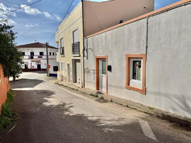 Loja venda em Águas Frias de Cima, Loulé