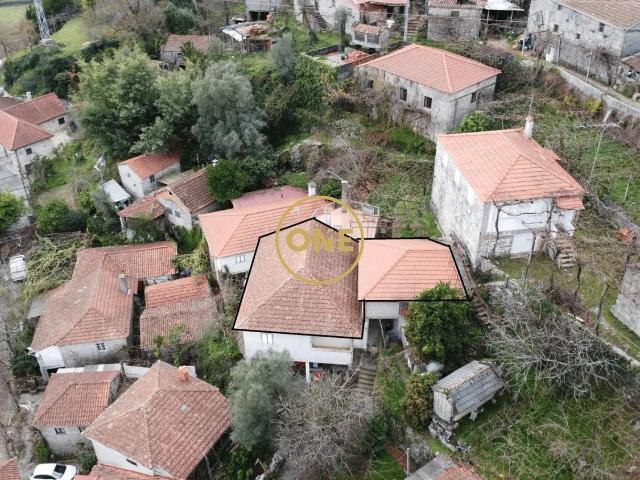 Casa venda em Gilbarbedo, Covas