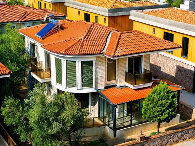 Sefa Çamlık Mahallesi, Ayvalık içerisinde satılık Villa
