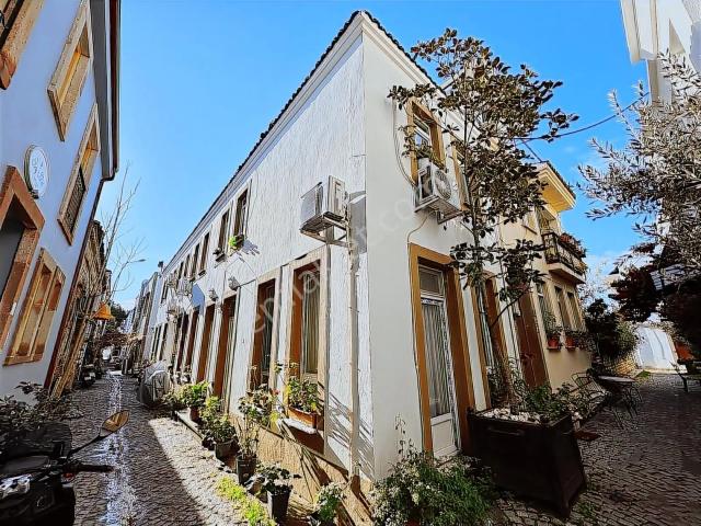 Ayvalik, Balikesir içerisinde satılık Bina