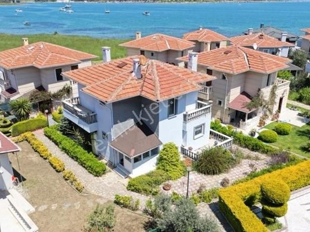 Ayvalik, Balikesir içerisinde satılık Villa
