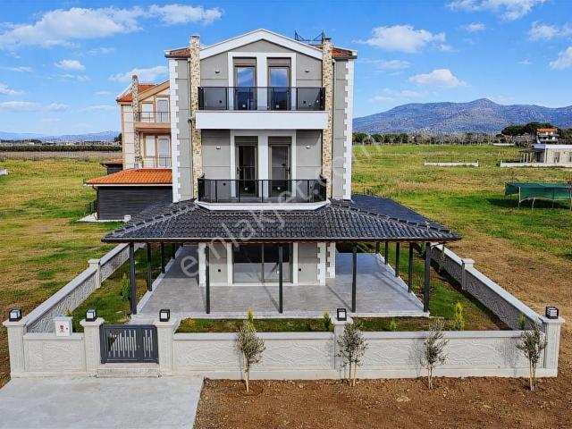 Ayvalik, Balikesir içerisinde satılık Villa