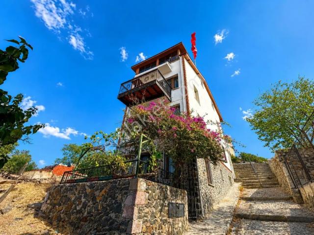 Ayvalik, Balikesir içerisinde satılık Villa