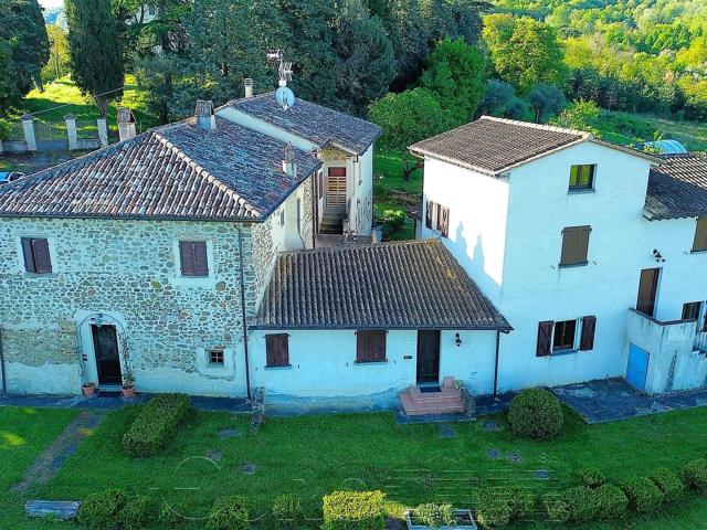 Locale Commerciale in vendita a Umbertide, Umbria