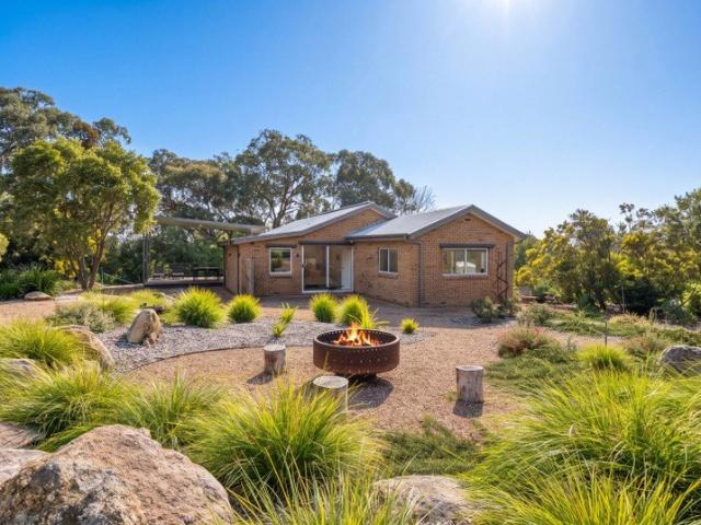 Cottage for sale in Boho, Victoria