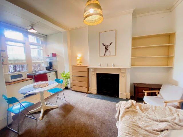 Granny Flat for rent in Sydney, New South Wales