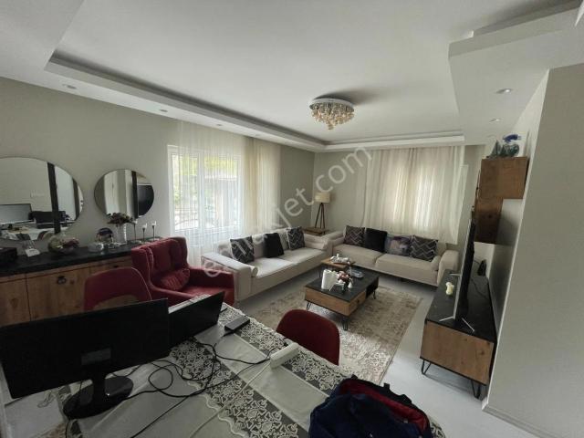 Ümraniye, İstanbul içerisinde satılık mülk