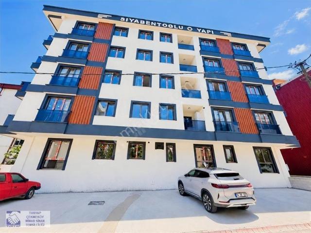 Esenşehir Mahallesi, Ümraniye içerisinde kiralık mülk