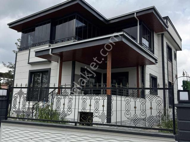 Adana içerisinde satılık Villa