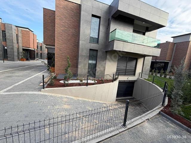 Zincirlikuyu Mahallesi, Tepebaşı içerisinde satılık Villa