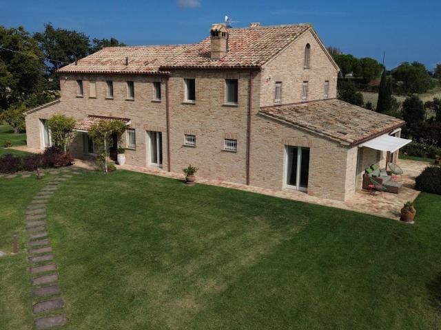 Casa in vendita a Rione Porto, Marche