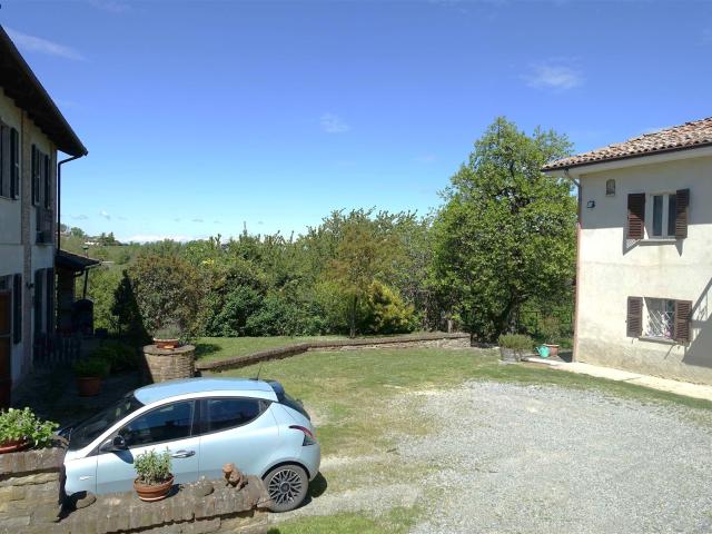 Casa in vendita a Calamandrana, Asti