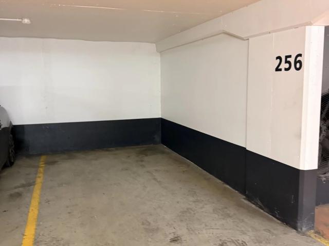 Garage vente à Paris, Île-de-France