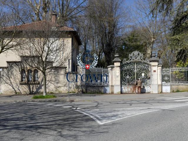 Château vente à ZA Briffaut, Valence