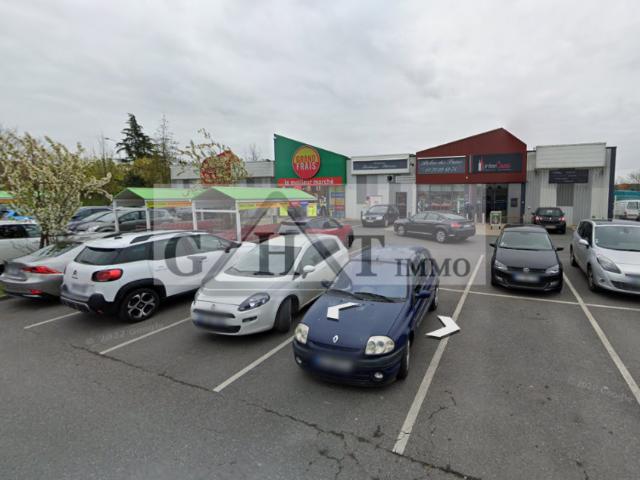 Local Commercial vente à Melun, Combs-la-ville