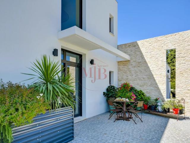 Maison vente à Aix-en-Provence, Lambesc