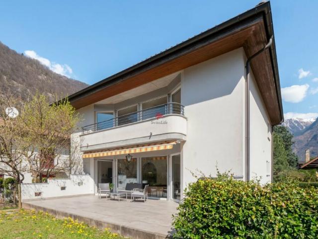 Einfamilienhaus kaufen in Roveredo (GR), Graubünden